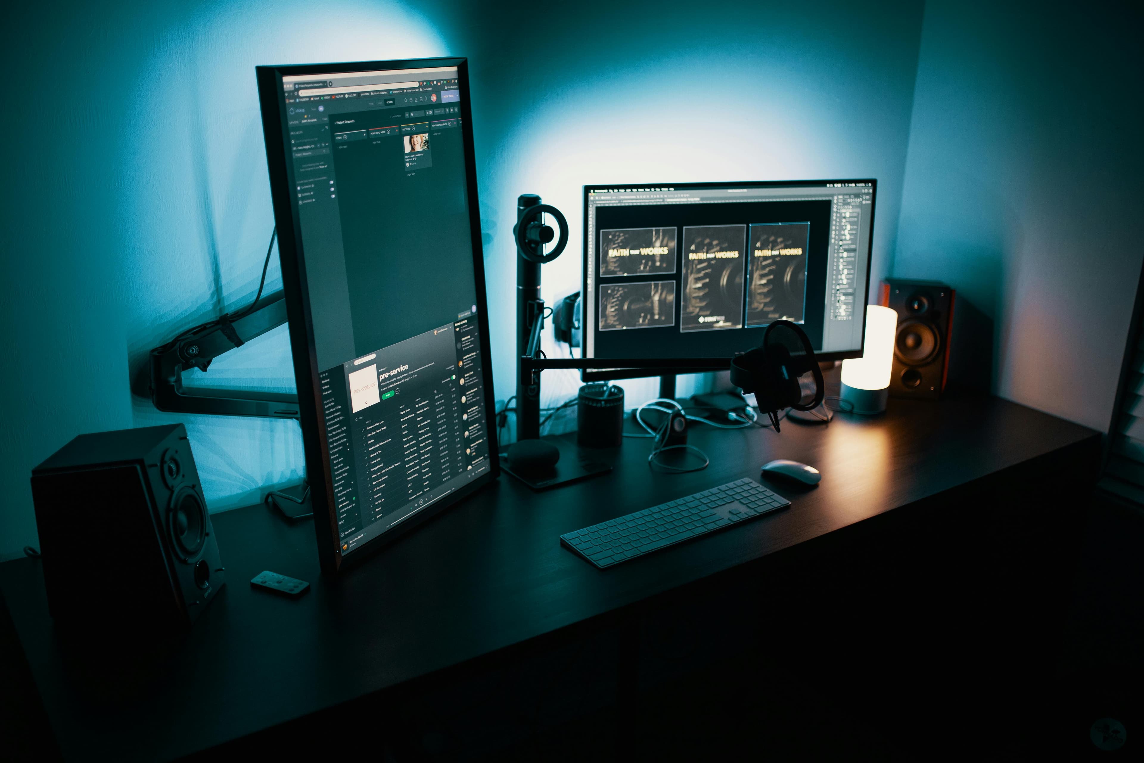 PhotoBytes team working